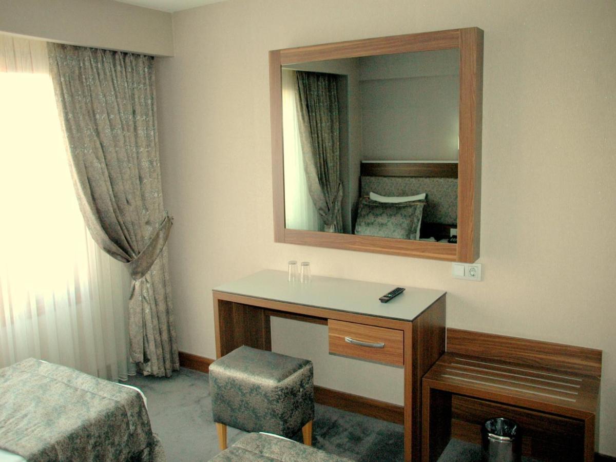 Hotel Buyuk Paris Istanbul Room photo